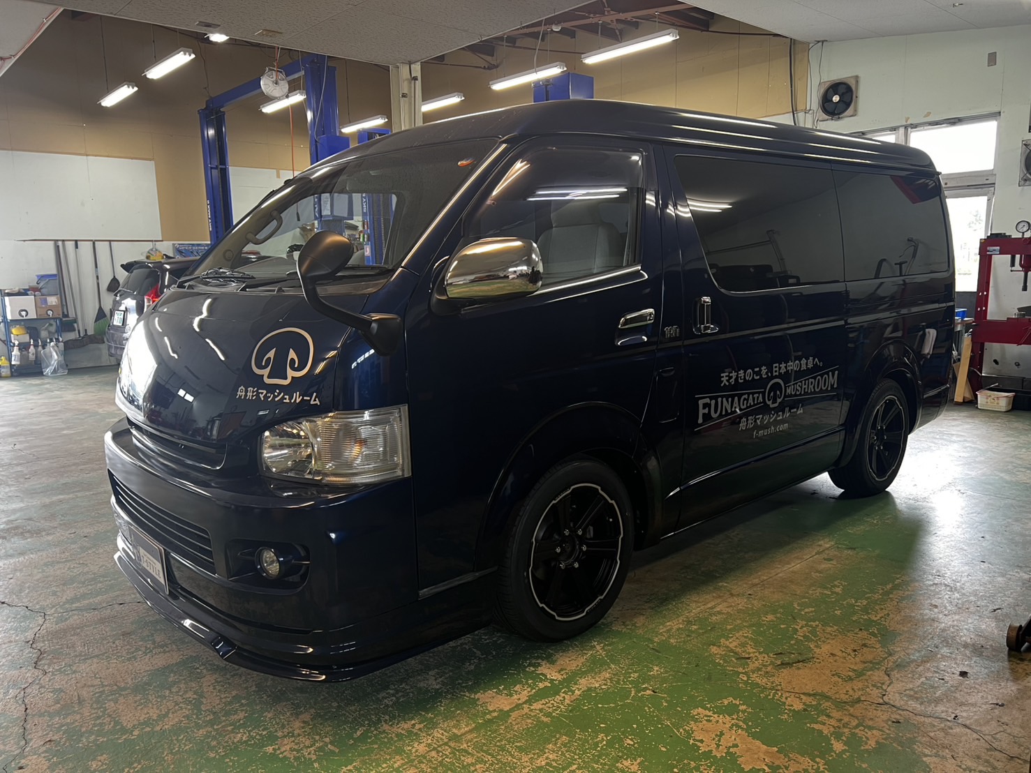 県内企業様(TOYOTA HIACE)